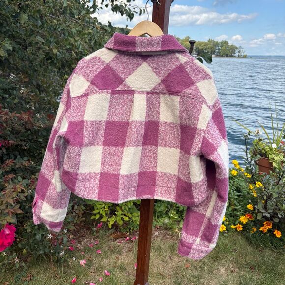 Mable Micah Brushed Fuzzy Textured Pink Plaid Crop Button Down Jacket size Small - Picture 6 of 11